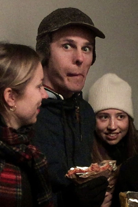 Dette er ikke en fest (det er en vinkveld) (2024)