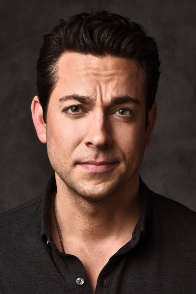 Zachary Levi 